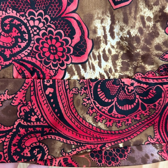 Dots size large print camisole top with built in bra. Size L but no size tag. - Picture 5 of 6